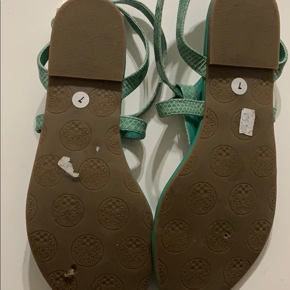 Vince Camuto turquoise sandal - Picture 4 of 5